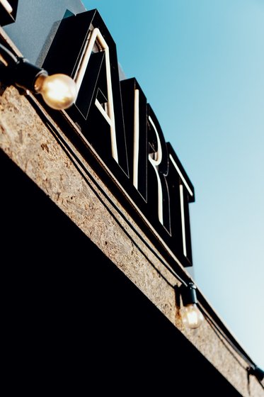 豪门女配靠花钱逆天改命